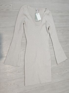 H&M Ribbed Scoop-Neck Long-Sleeve Knit Dress in Light Beige